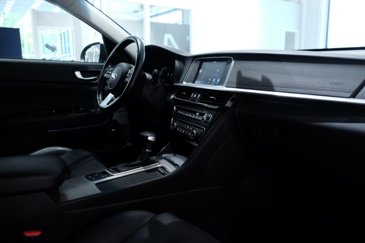 989913-10 Kia Optima Sport Wagon Plug-in Hybrid - 2020