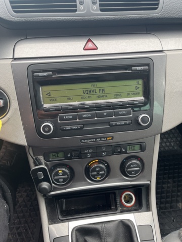 989810-16 Volkswagen Passat Variant 1.9 TDI -2009