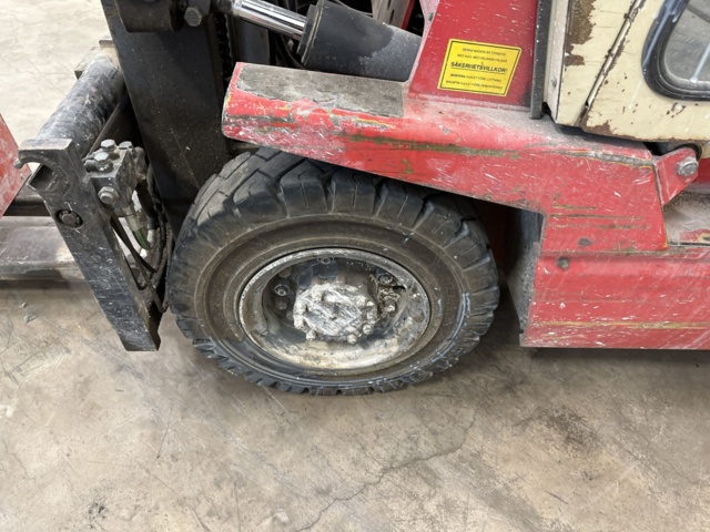 979553-20 Electric truck Mitsubishi FB25P 2.5 tons