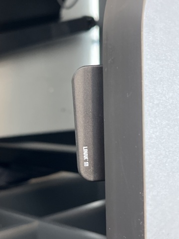 869056-6 Reception desk with adjustable desk