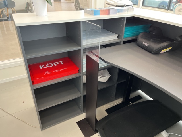 869056-7 Reception desk with adjustable desk