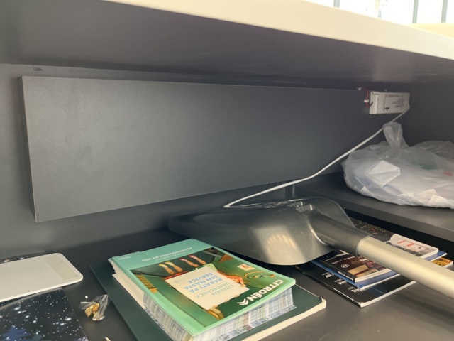 869056-9 Reception desk with adjustable desk