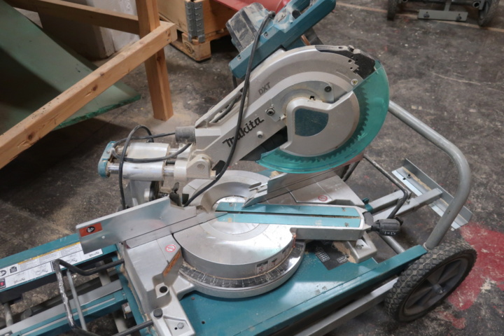 990747-3 Miter saw with saw bench, Makita LS1016L / WST01
