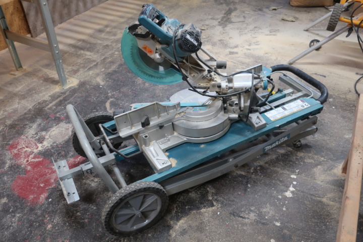 990747-6 Miter saw with saw bench, Makita LS1016L / WST01