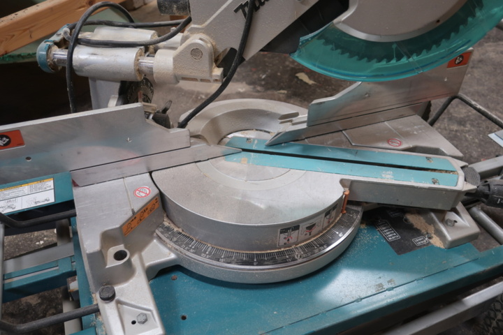 990747-10 Miter saw with saw bench, Makita LS1016L / WST01