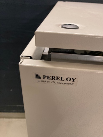 990735-6 Knurr datakaappi