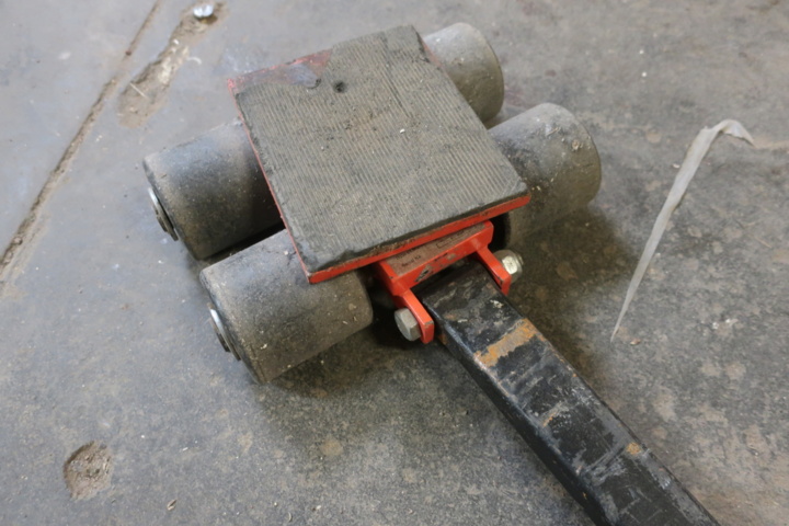 990810-3 Steerable machine skate, 3000kg