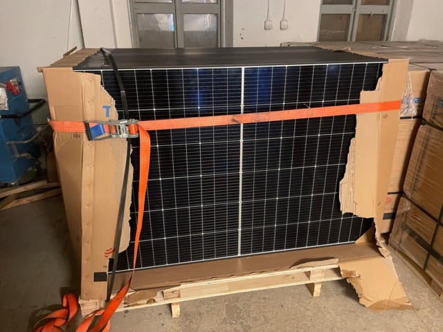 990868-1 36 solar panels Vertex S