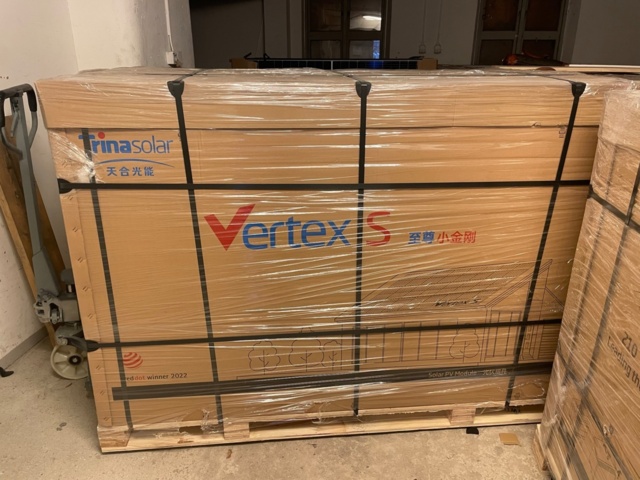 990868-11 36 solar panels Vertex S