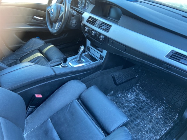 946436-28 BMW 523i Touring - 2008