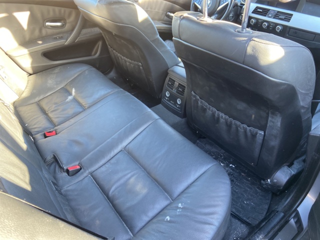 946436-30 BMW 523i Touring - 2008