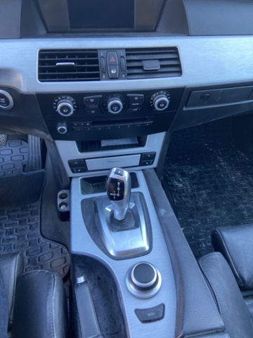 946436-35 BMW 523i Touring - 2008