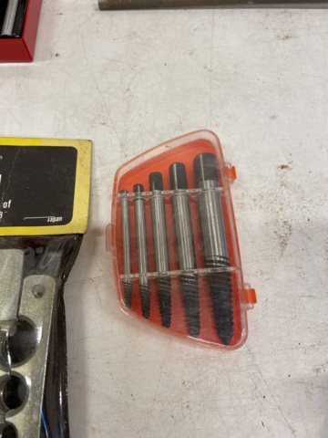 862334-6 Good to have in the garage