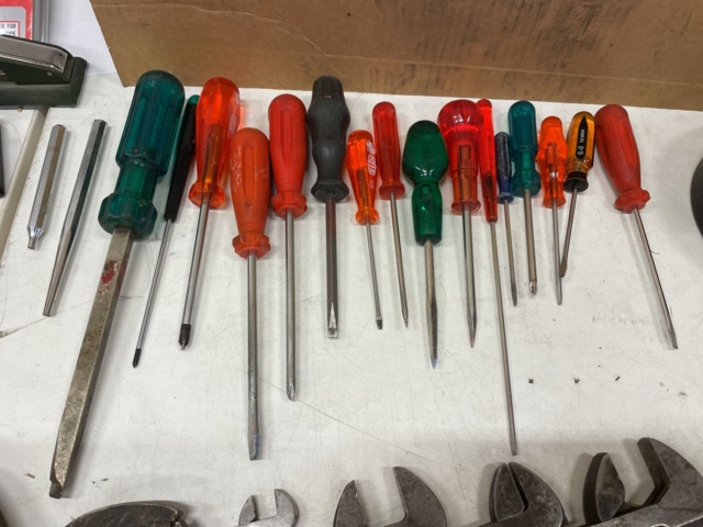 862334-22 Good to have in the garage