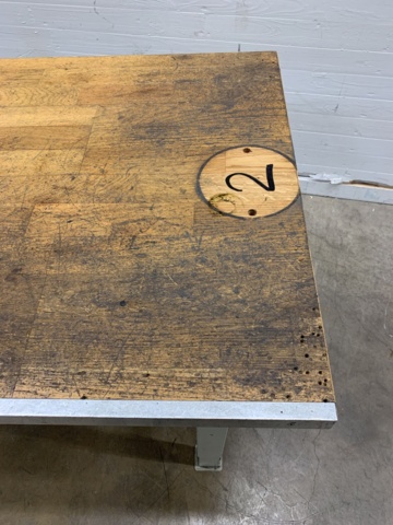 990925-8 Workbench with sheet metal shears