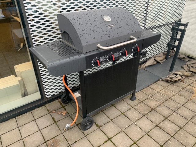 956189-1 Metalcraft Orlando gas grill and ball grill