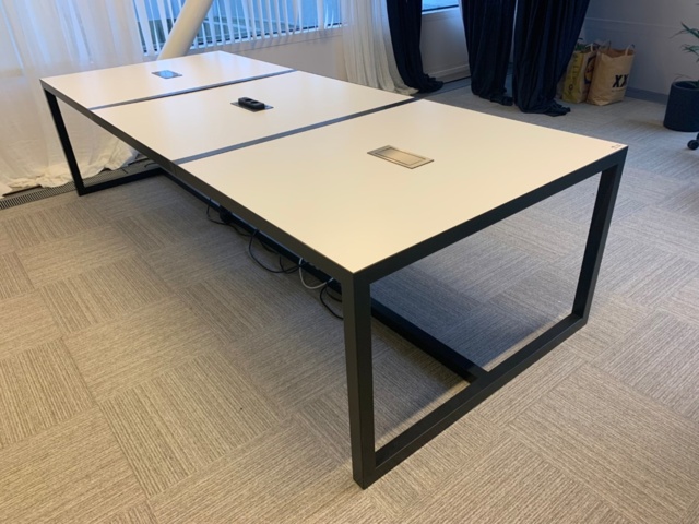 956191-2 Conference table 300x120 with electrical plug/well in the middle of the table