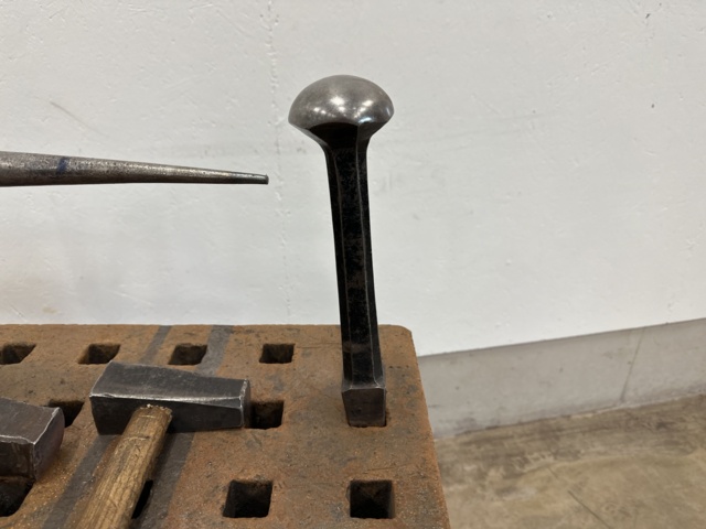 979591-5 Forge table with tools