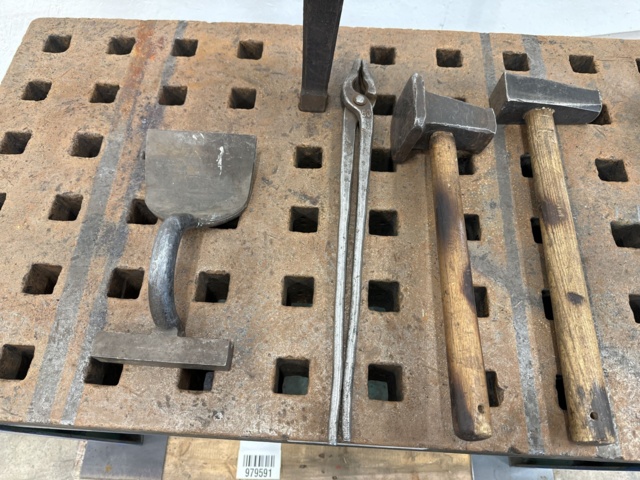 979591-7 Forge table with tools