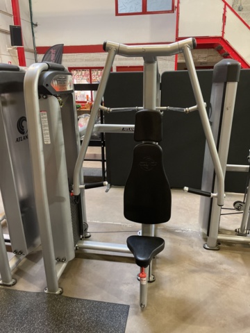 991206-1 Gym equipment Chest press