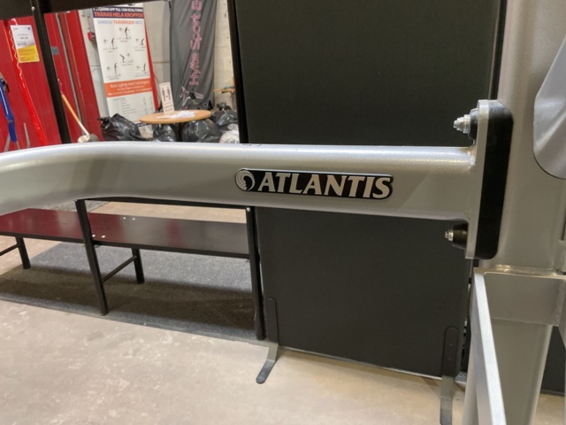 991206-9 Gym equipment Chest press