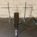 991210-2 Bench press with stand and weights