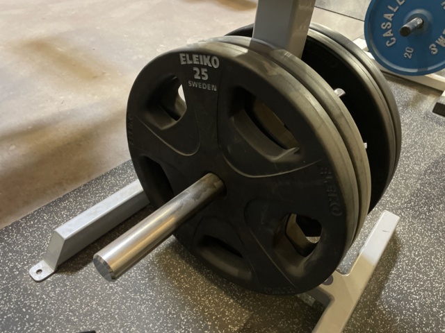 991210-16 Bench press with stand and weights