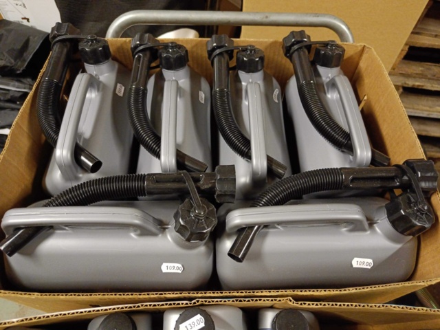 888053-2 10 new AL-KO spare cans and AL-KO oils