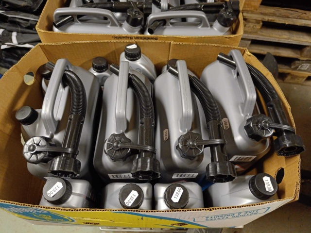 888053-3 10 new AL-KO spare cans and AL-KO oils