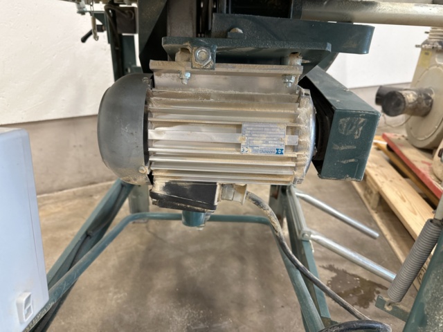 979597-6 Construction saw Ernex with extraction and material support