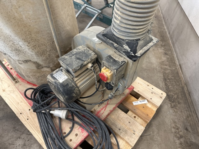 979597-12 Construction saw Ernex with extraction and material support