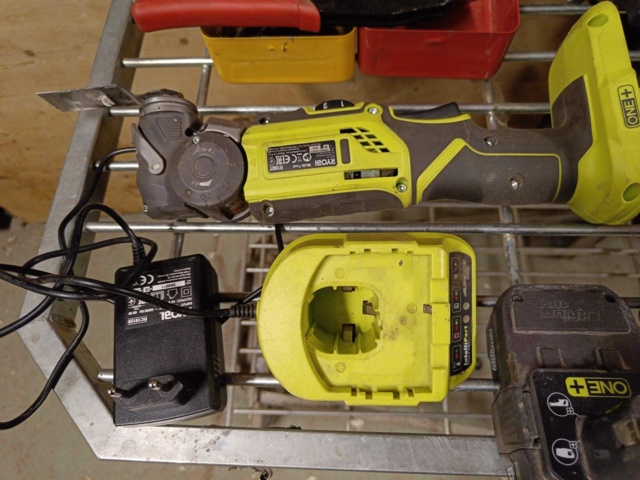 888055-5 Ryobi power tool kit and hand tools