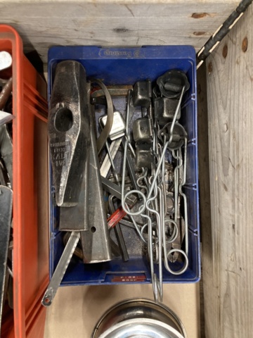 988849-7 Hearing protection, assortment boxes and measuring tools, etc