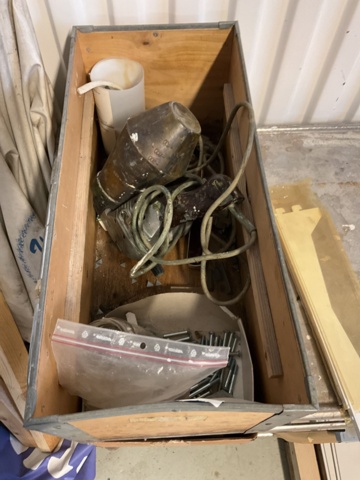 961848-7 Stainless steel trolley with sundries