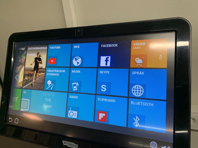 992459-7 Treadmills Technogym Run Artis