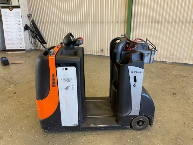 991220-2 Tow truck STILL CX-T