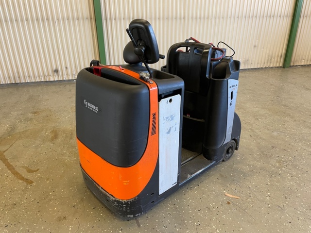 991220-1 Tow truck STILL CX-T