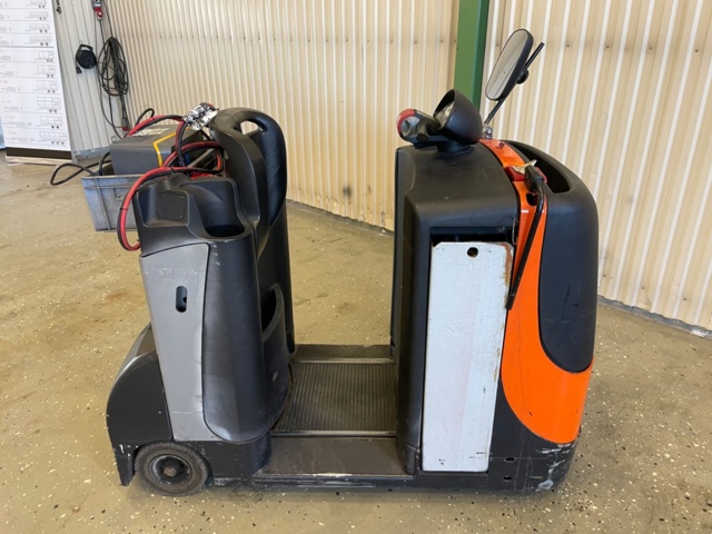 991220-3 Tow truck STILL CX-T