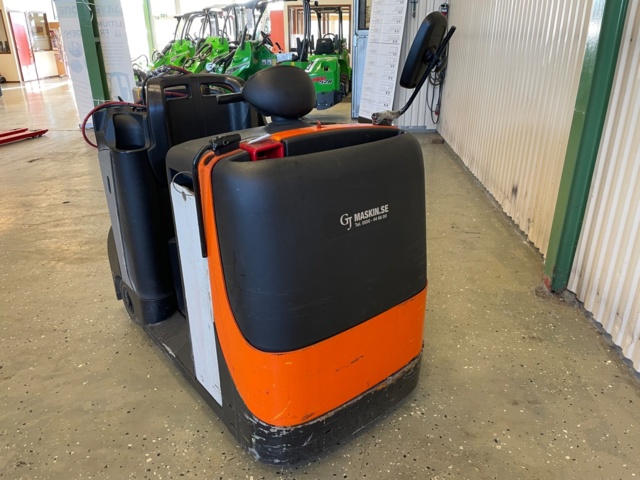 991220-5 Tow truck STILL CX-T