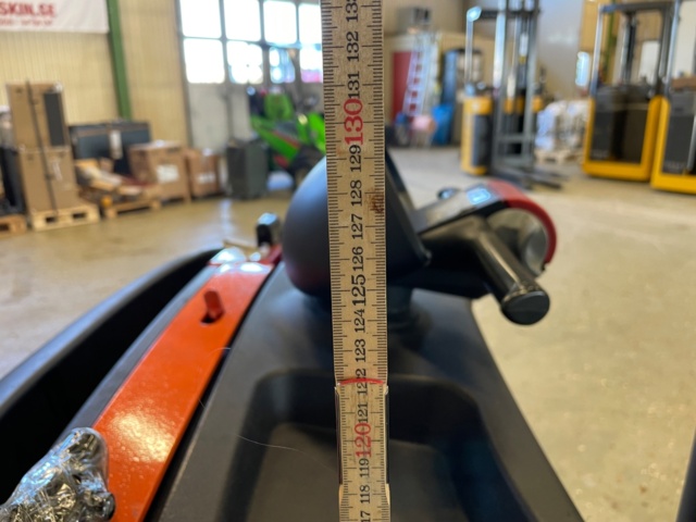 991220-24 Tow truck STILL CX-T