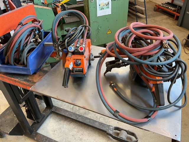 961855-6 Welding dogs