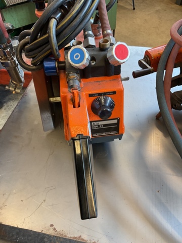 961855-7 Welding dogs