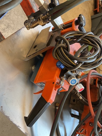 961855-8 Welding dogs