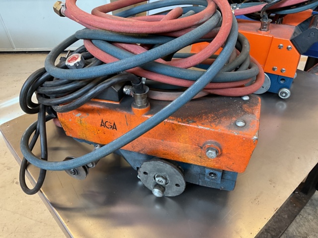 961855-13 Welding dogs