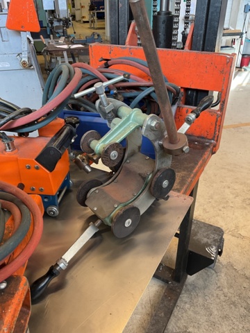 961855-18 Welding dogs