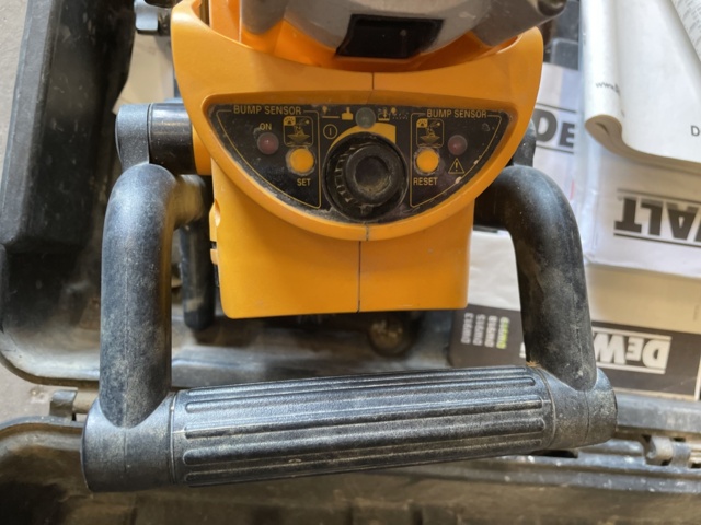 985585-6 Laser Dewalt DW073