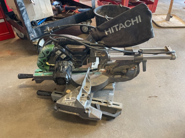 985603-1 Cut and miter saw Hitachi C8FSHE