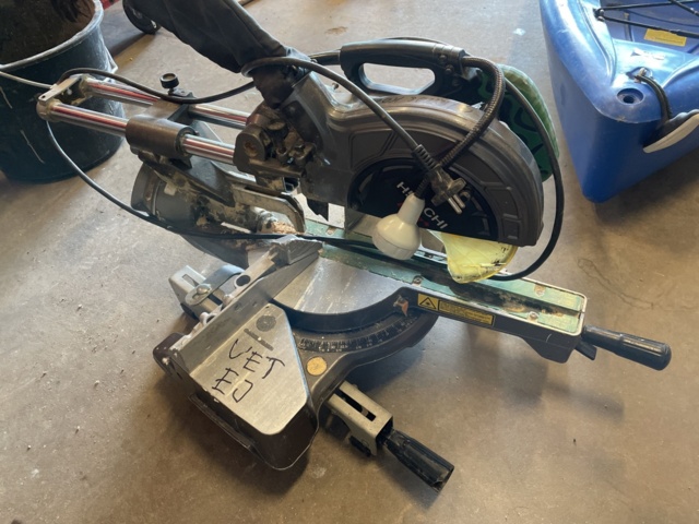 985603-4 Cut and miter saw Hitachi C8FSHE