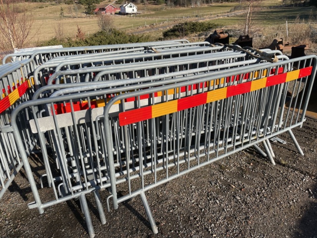 Riot fence, approx. 40 parts - PS Auction - We value the future ...