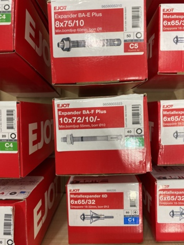 994018-11 Assortment of Concrete Screw & Metal Expander